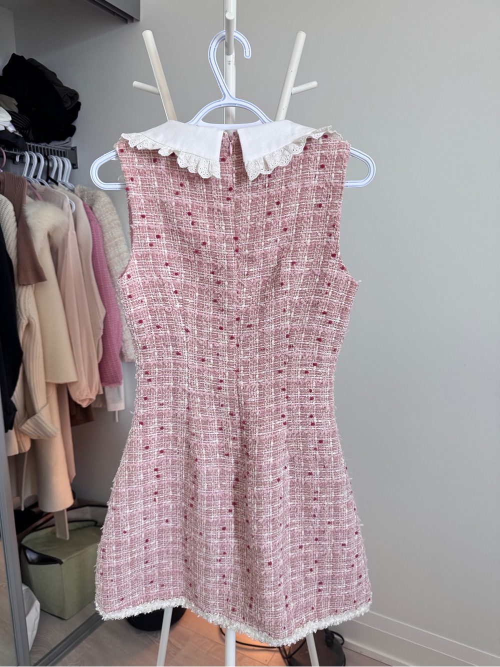 Pink Tweed Sleeveless Dress with Lace Collar - Kids - Picture 2 of 5